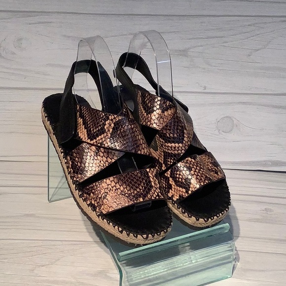 Vince Tenison Senegal sandals - Picture 2 of 12